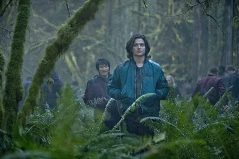 Кадр из сериала Сотня